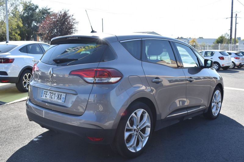 Photo 2 de l'offre de RENAULT SCENIC IV 1.7 BLUE DCI 120CH BUSINESS à 13290€ chez Garage Charrier
