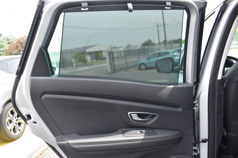 Photo 8 de l'offre de RENAULT SCENIC IV 1.3 TCE 140CH FAP INTENS 130G à 20990€ chez Garage Charrier