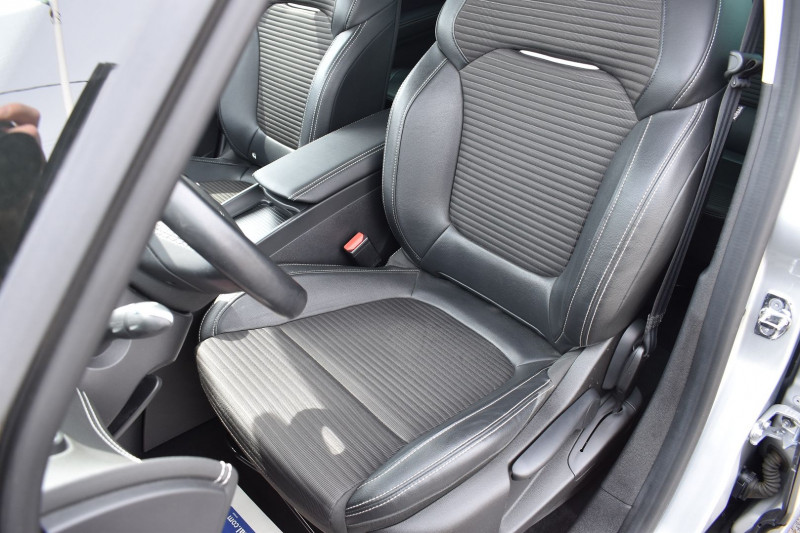Photo 5 de l'offre de RENAULT SCENIC IV 1.3 TCE 140CH FAP INTENS 130G à 20990€ chez Garage Charrier