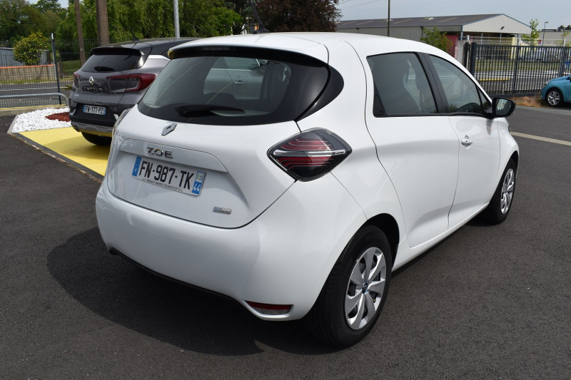 Photo 2 de l'offre de RENAULT ZOE LIFE CHARGE NORMALE R110 4CV à 15990€ chez Garage Charrier