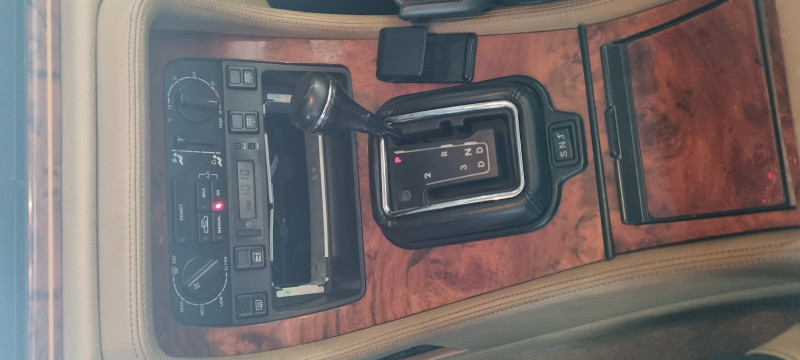 Photo 4 de l'offre de JAGUAR SOVEREIGN XJ40 4.0L à 7990€ chez Loz'auto