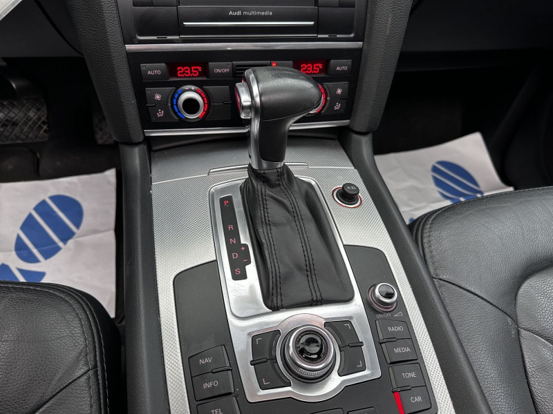 Photo 5 de l'offre de AUDI Q7 3.0 V6 TDI 245CH FAP AVUS QUATTRO TIPTRONIC 7 PLACES à 24990€ chez Loz'auto