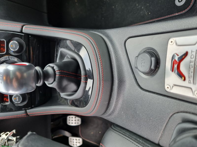Photo 9 de l'offre de PEUGEOT RCZ 1.6 THP 16V 270CH R à 29490€ chez Loz'auto