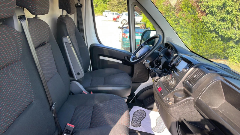 Photo 13 de l'offre de PEUGEOT BOXER FG 435 L4H2 2.2 BLUEHDI S&S 140CH PREMIUM à 27900€ chez François-Pierre automobiles
