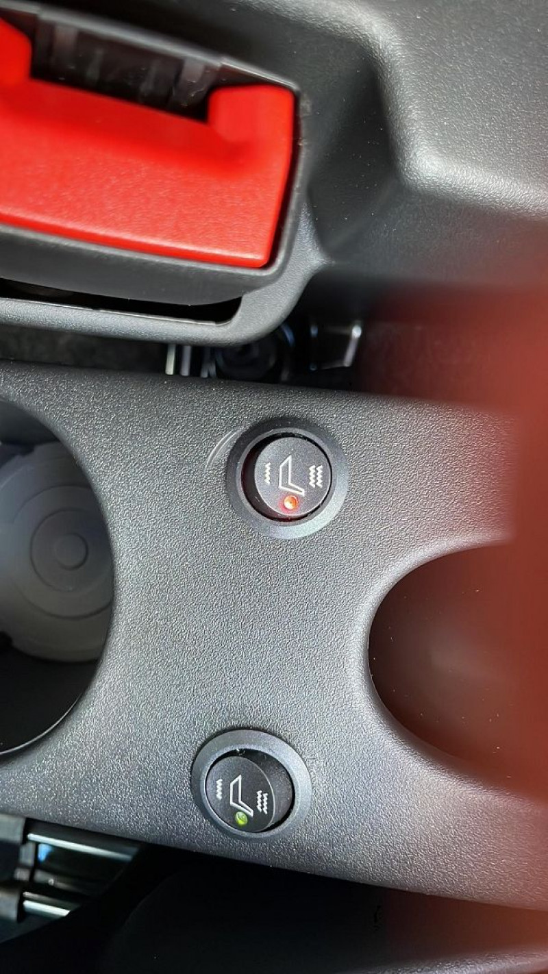 Photo 8 de l'offre de FIAT 500 1.0 70CH BSG S&S CULT à 15990€ chez François-Pierre automobiles