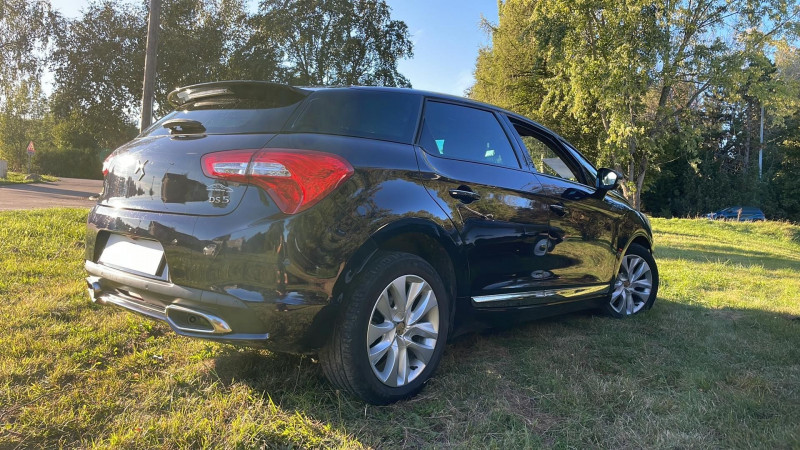 Photo 3 de l'offre de DS DS 5 BLUEHDI 120CH 1955 S&S à 14000€ chez François-Pierre automobiles