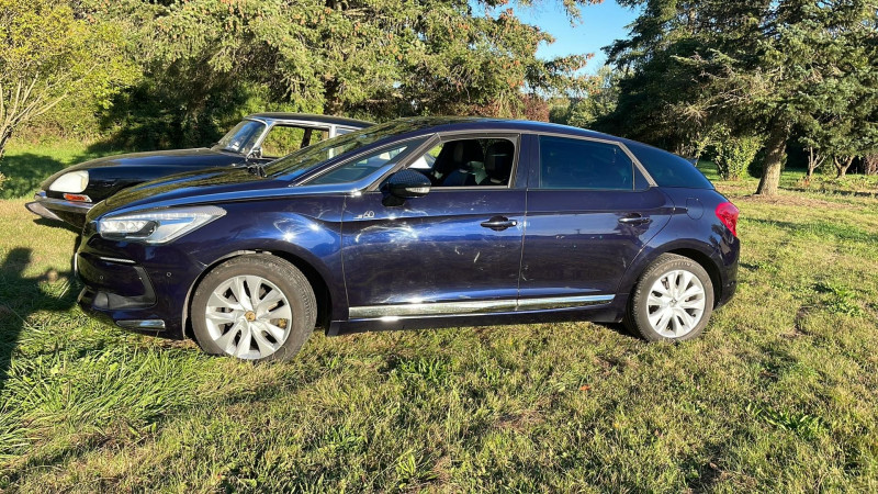 Photo 2 de l'offre de DS DS 5 BLUEHDI 120CH 1955 S&S à 14000€ chez François-Pierre automobiles