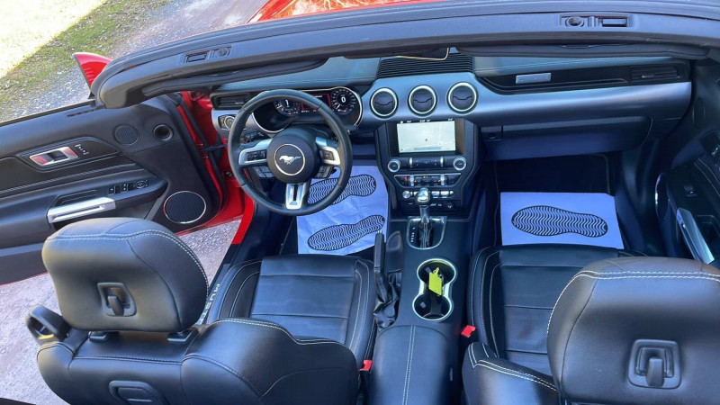 Photo 7 de l'offre de FORD MUSTANG CONVERTIBLE 5.0 V8 450CH GT BVA10 à 49900€ chez François-Pierre automobiles