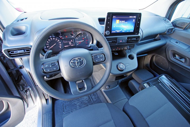 Photo 3 de l'offre de TOYOTA PROACE CITY LOCATION - LONG 130 D-4D BUSINESS LOOK BVA à 0€ chez ACCEL' AUTO