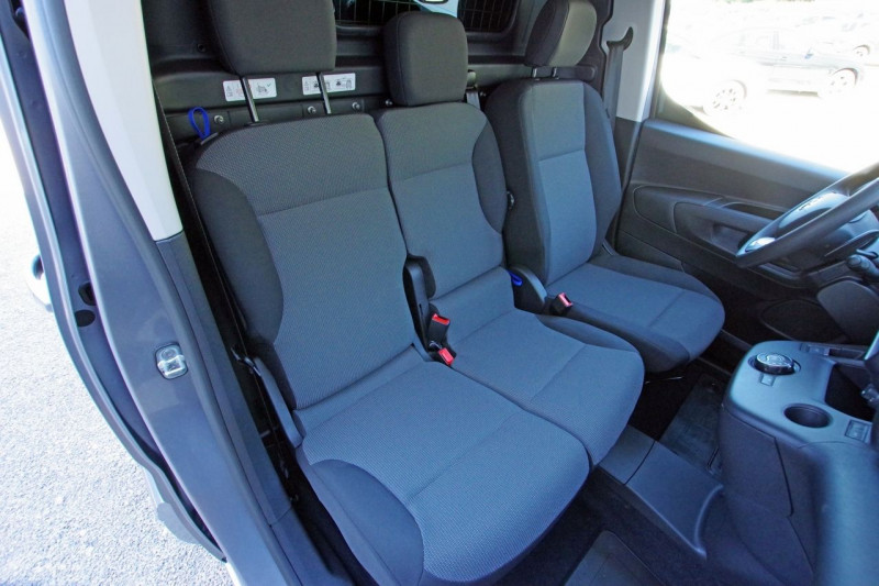 Photo 5 de l'offre de TOYOTA PROACE CITY LOCATION - LONG 130 D-4D BUSINESS LOOK BVA à 0€ chez ACCEL' AUTO