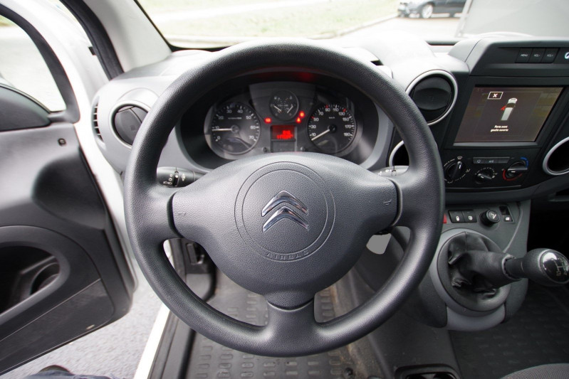 Photo 4 de l'offre de CITROEN BERLINGO M 1.6 BLUEHDI 100 S&S BUSINESS à 13300€ chez ACCEL' AUTO