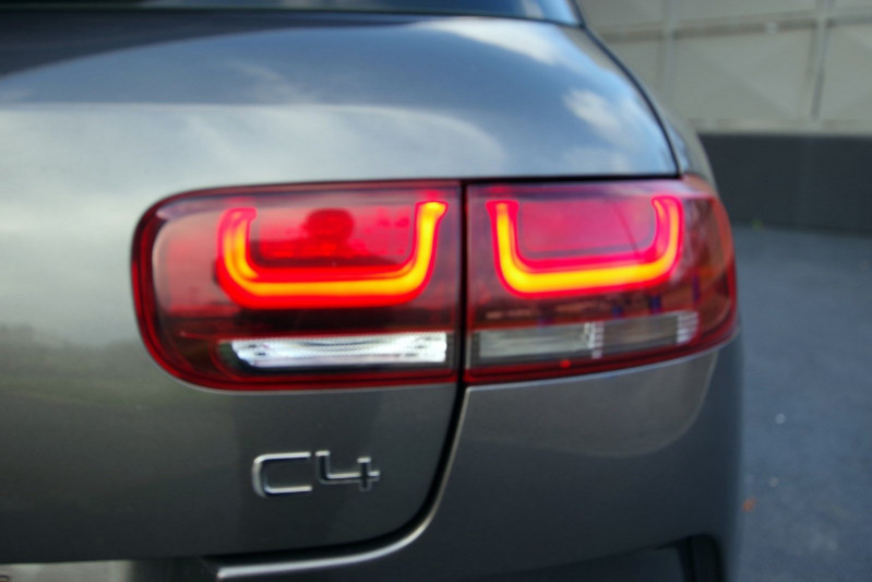 Photo 11 de l'offre de CITROEN C4 CACTUS 1.2 PURETECH 110CH S&S FEEL BUSINESS E6.D-TEMP à 14990€ chez ACCEL' AUTO