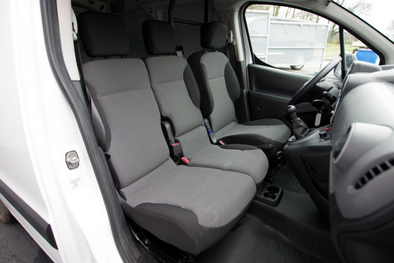 Photo 5 de l'offre de CITROEN BERLINGO M 1.6 BLUEHDI 100 S&S BUSINESS à 13300€ chez ACCEL' AUTO