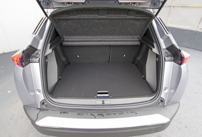 Photo 9 de l'offre de PEUGEOT 2008 LOCATION - E-2008 136CH  GT ELECTRIQUE à 348€ chez ACCEL' AUTO