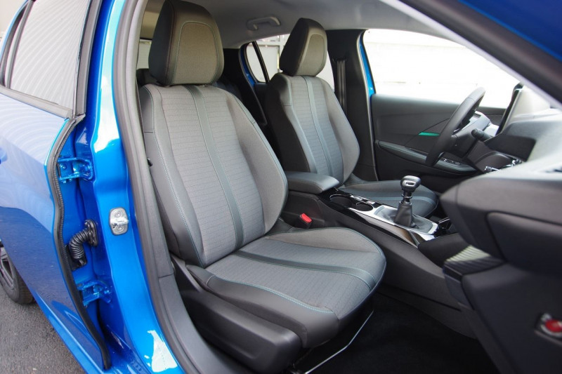 Photo 3 de l'offre de PEUGEOT 208 1.2 PURETECH 100CH S&S ALLURE à 19700€ chez ACCEL' AUTO