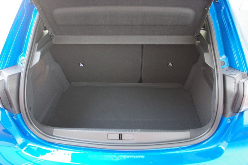 Photo 12 de l'offre de PEUGEOT 208 1.2 PURETECH 100CH S&S ALLURE à 19700€ chez ACCEL' AUTO