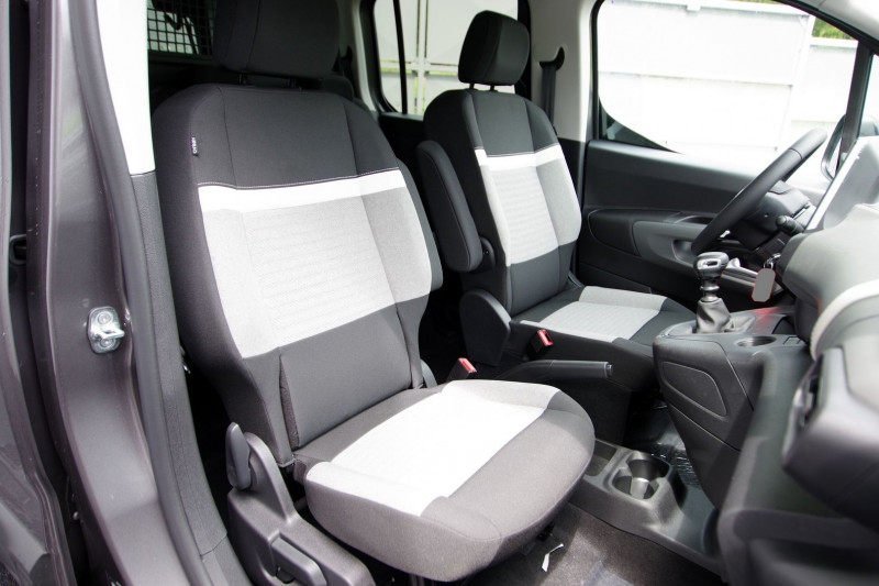 Photo 3 de l'offre de CITROEN BERLINGO SHINE BLUEHDI 100CH à 28750€ chez ACCEL' AUTO