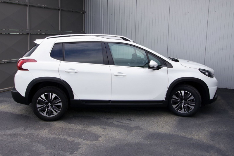 Photo 13 de l'offre de PEUGEOT 2008 1.2 PURETECH 110CH ALLURE S&S EAT6 à 15900€ chez ACCEL' AUTO