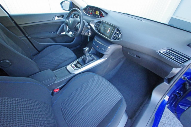 Photo 5 de l'offre de PEUGEOT 308 SW 1.5 BLUEHDI 100CH S&S STYLE à 13990€ chez ACCEL' AUTO