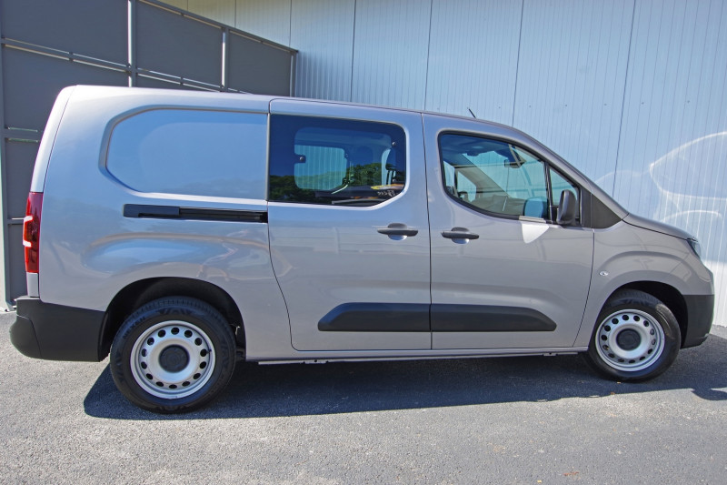 Photo 17 de l'offre de TOYOTA PROACE CITY LONG 1.5 130 BVA8 CABINE APPROFONDIE à 27900€ chez ACCEL' AUTO