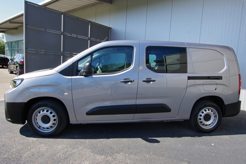 Photo 16 de l'offre de TOYOTA PROACE CITY LONG 1.5 130 BVA8 CABINE APPROFONDIE à 27900€ chez ACCEL' AUTO