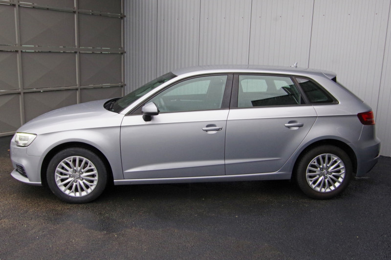 Photo 13 de l'offre de AUDI A3 SPORTBACK 1.6 TDI 116CH S TRONIC à 15900€ chez ACCEL' AUTO