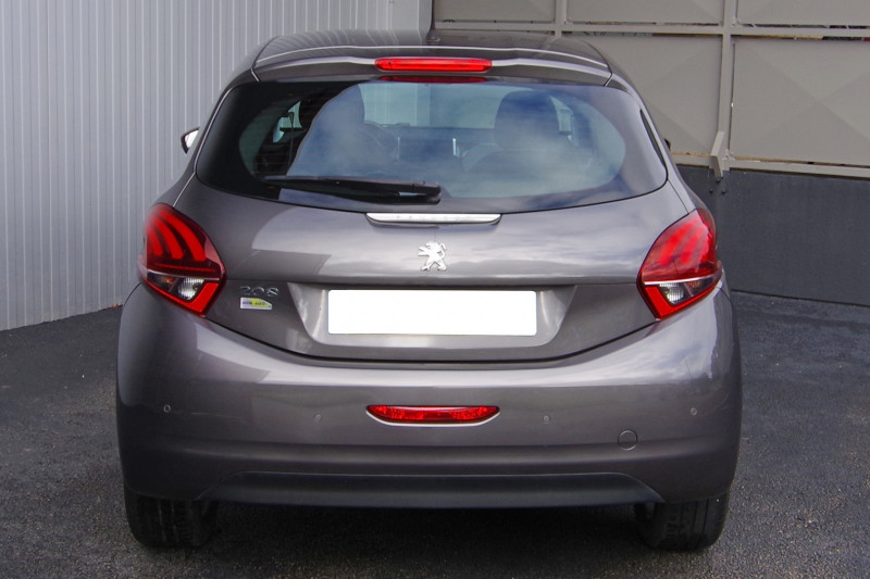 Photo 11 de l'offre de PEUGEOT 208 BLUEHDI 100CH  ACTIVE 5P à 11500€ chez ACCEL' AUTO