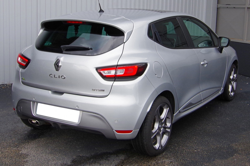 Photo 2 de l'offre de RENAULT CLIO IV 1.5 DCI 110CH INTENS + PACK GT LINE à 12990€ chez ACCEL' AUTO