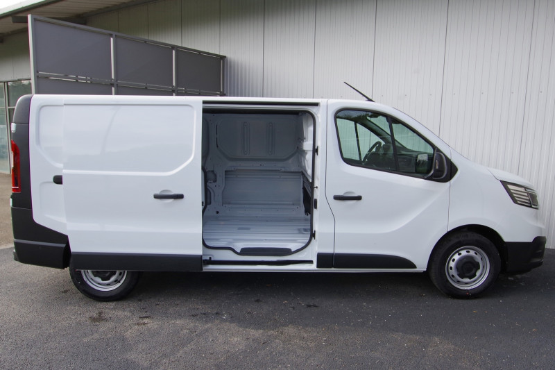 Photo 12 de l'offre de RENAULT TRAFIC III FG L2H1 3T DCI 130CH CONFORT à 29980€ chez ACCEL' AUTO