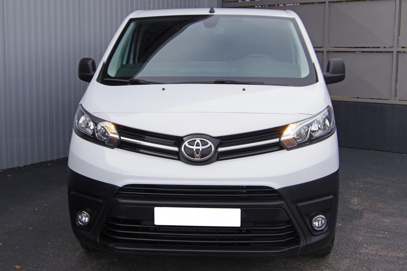 Photo 16 de l'offre de TOYOTA PROACE MEDIUM 2.0 D-4D 140 BUSINESS à 28200€ chez ACCEL' AUTO