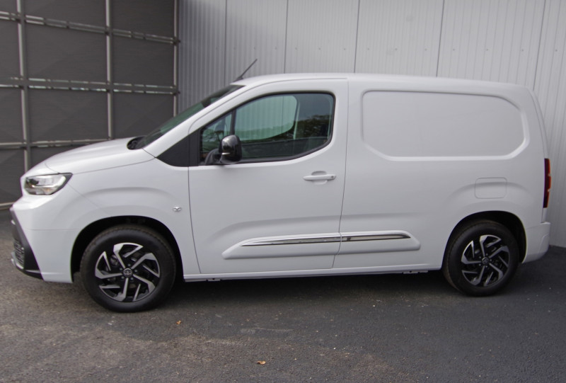 Photo 14 de l'offre de TOYOTA PROACE CITY MEDIUM 100 D-4D START LOOK CONFORT à 22990€ chez ACCEL' AUTO