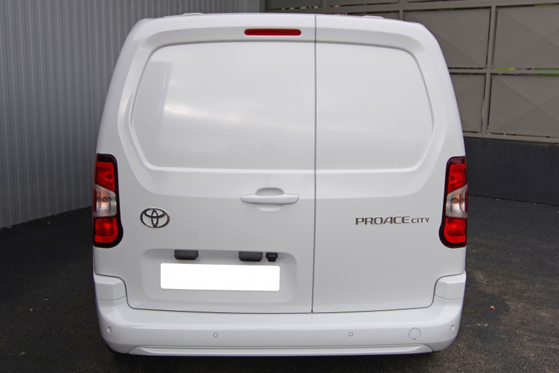 Photo 16 de l'offre de TOYOTA PROACE CITY MEDIUM 100 D-4D START LOOK CONFORT à 22990€ chez ACCEL' AUTO