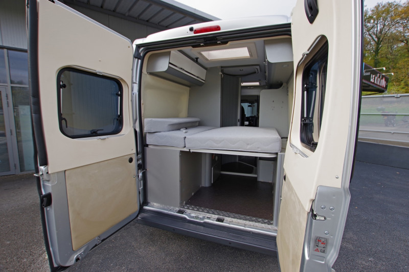 Photo 19 de l'offre de FIAT DUCATO ADRIA 2.3 130 CH TWIN 600 SPT 50 ANS à 39800€ chez ACCEL' AUTO