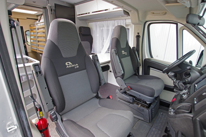 Photo 4 de l'offre de FIAT DUCATO ADRIA 2.3 130 CH TWIN 600 SPT 50 ANS à 39800€ chez ACCEL' AUTO