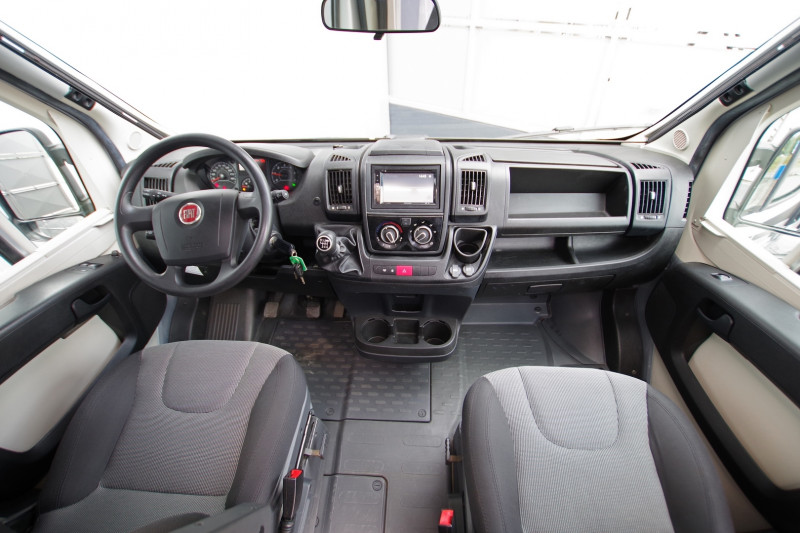 Photo 3 de l'offre de FIAT DUCATO ADRIA 2.3 130 CH TWIN 600 SPT 50 ANS à 39800€ chez ACCEL' AUTO