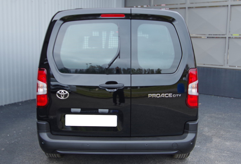 Photo 16 de l'offre de TOYOTA PROACE CITY LONG CABINE APPROFONDIE 1.5L 130 D-4D BVA à 28700€ chez ACCEL' AUTO