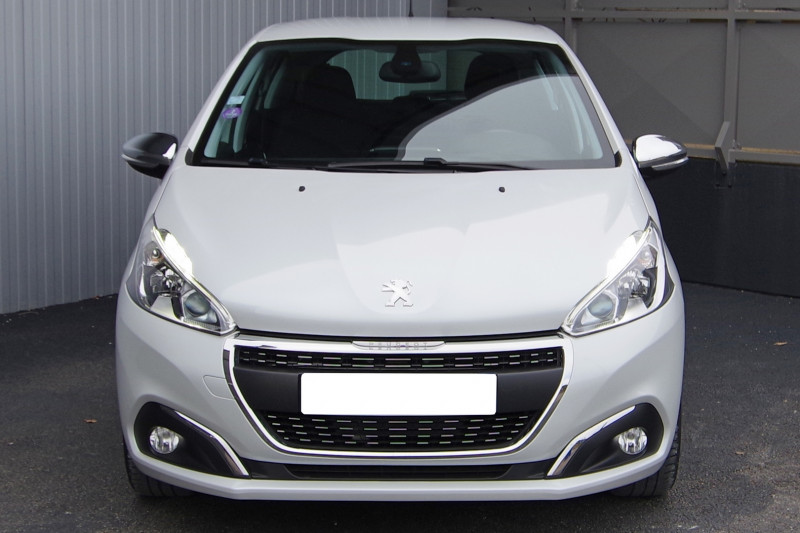 Photo 14 de l'offre de PEUGEOT 208 1.2 82CH ALLURE 5P à 8500€ chez ACCEL' AUTO