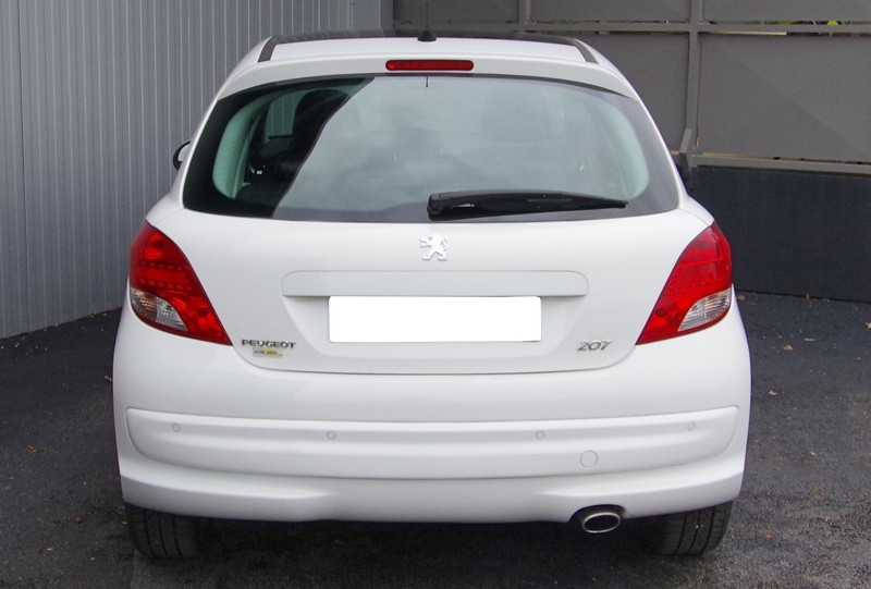 Photo 13 de l'offre de PEUGEOT 207 1.6 HDI 92 ALLURE + TOIT PANO 5P à 6800€ chez ACCEL' AUTO