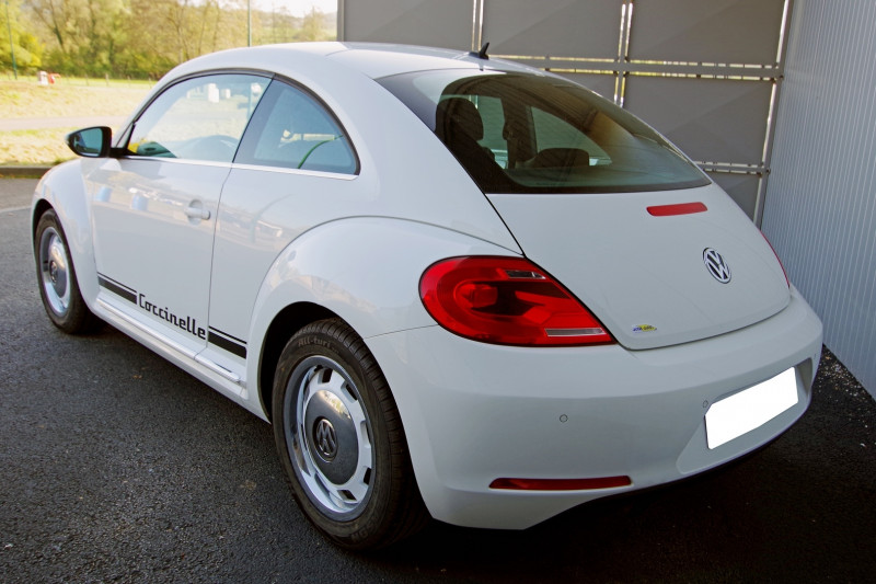 Photo 3 de l'offre de VOLKSWAGEN BEETLE COCCINELLE 1.2 TSI 105CH VINTAGE à 11900€ chez ACCEL' AUTO