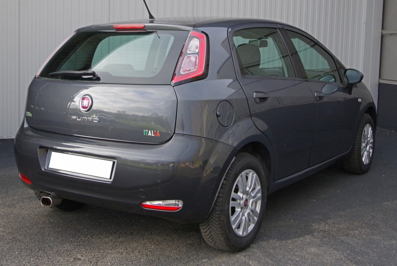 Photo 2 de l'offre de FIAT PUNTO 1.2 8V 69CH à 7300€ chez ACCEL' AUTO