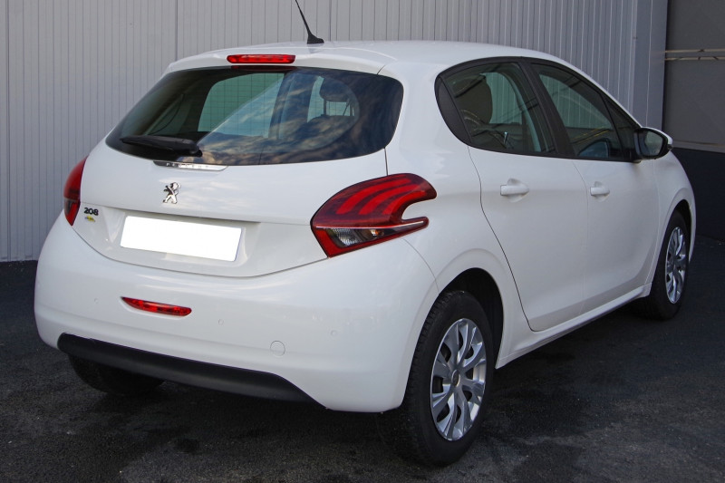 Photo 2 de l'offre de PEUGEOT 208 AFFAIRE 1.5 BLUEHDI 100CH S&S PRENIUM BVM5 à 7780€ chez ACCEL' AUTO