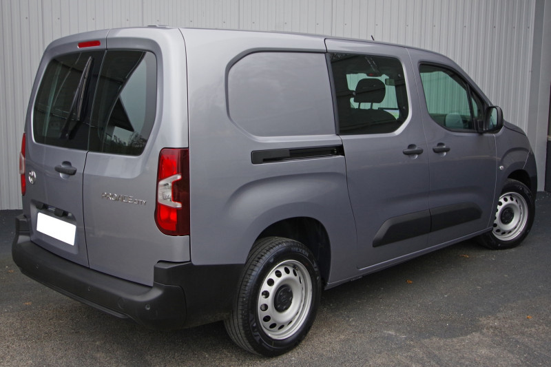 Photo 9 de l'offre de TOYOTA PROACE CITY LONG CABINE APPROFONDIE BVA8 130 CH D-4D  CONFORT à 28700€ chez ACCEL' AUTO