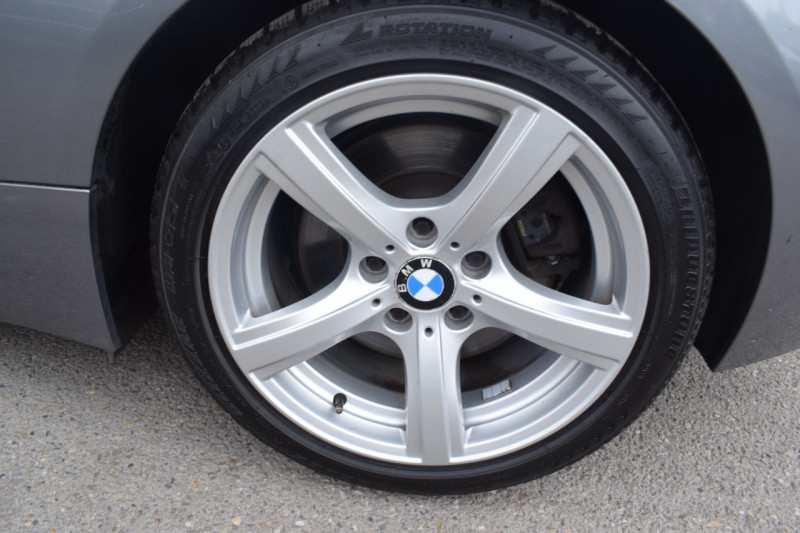 Photo 22 de l'offre de BMW Z4 ROADSTER (E89) SDRIVE 35IA 306CH M SPORT DKG à 31900€ chez Univers Motors