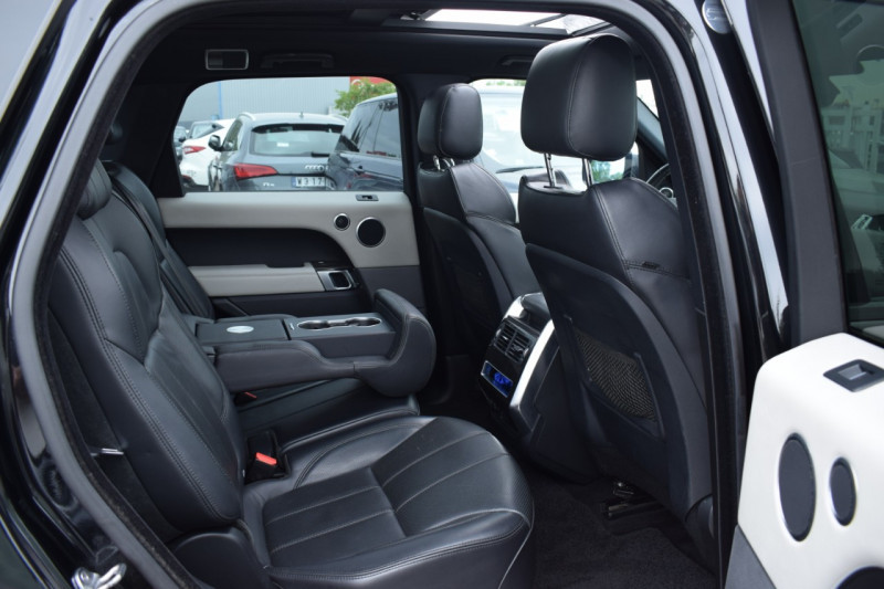 Photo 15 de l'offre de LAND-ROVER RANGE ROVER SPORT SDV6 3.0 HSE DYNAMIC 7PLACES à 34900€ chez Univers Motors