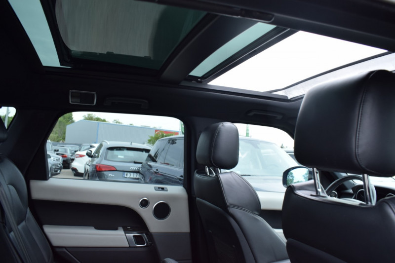 Photo 13 de l'offre de LAND-ROVER RANGE ROVER SPORT SDV6 3.0 HSE DYNAMIC 7PLACES à 34900€ chez Univers Motors