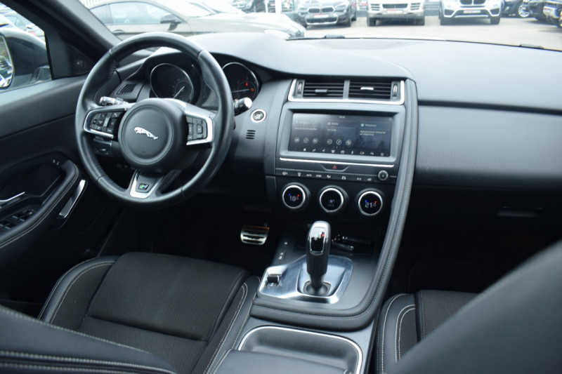 Photo 27 de l'offre de JAGUAR E-PACE 2.0D 150CH R-DYNAMIC AWD BVA9 à 29900€ chez Univers Motors