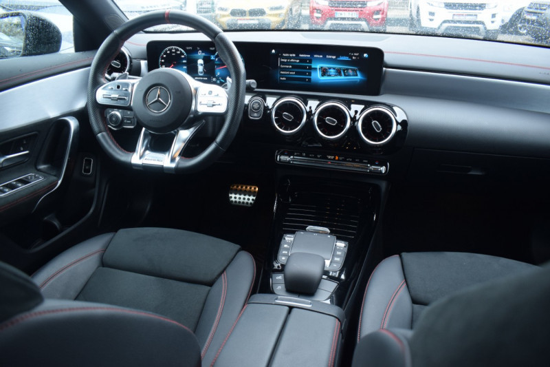 Photo 2 de l'offre de MERCEDES-BENZ CLA 35 AMG 306CH 4MATIC 7G-DCT SPEEDSHIFT AMG 19CV à 55900€ chez Univers Motors