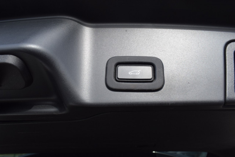 Photo 12 de l'offre de LAND-ROVER EVOQUE 2.0 D 240CH R-DYNAMIC HSE AWD BVA à 45900€ chez Univers Motors