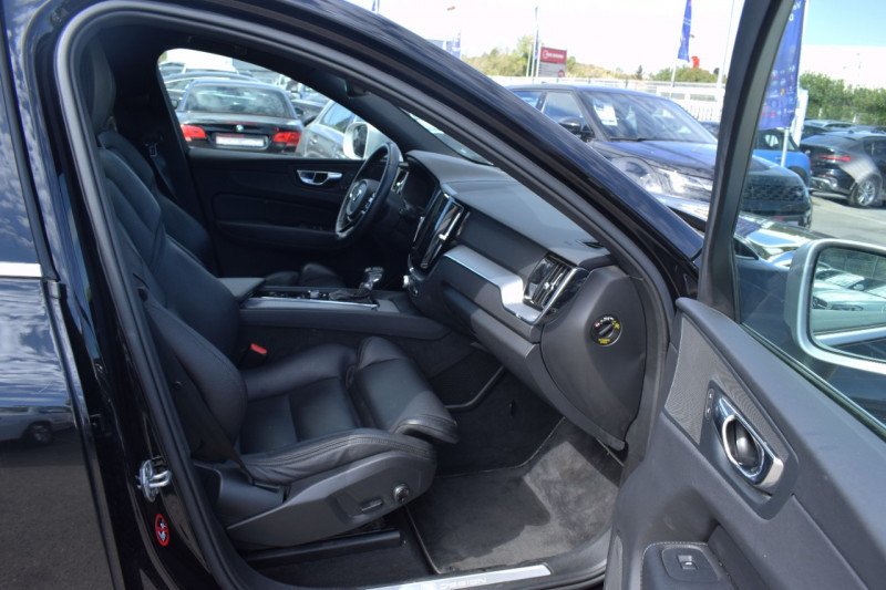Photo 44 de l'offre de VOLVO XC60 D5 ADBLUE AWD 235CH R-DESIGN GEARTRONIC à 39900€ chez Univers Motors