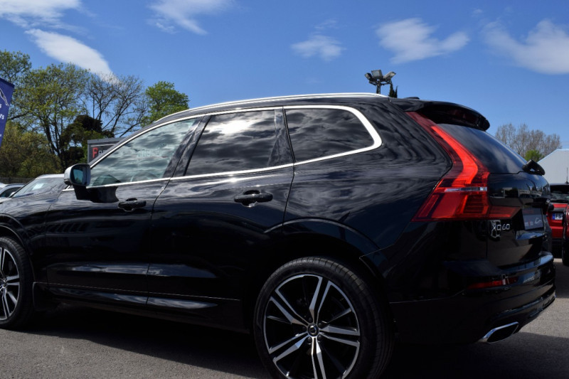 Photo 36 de l'offre de VOLVO XC60 D5 ADBLUE AWD 235CH R-DESIGN GEARTRONIC à 39900€ chez Univers Motors